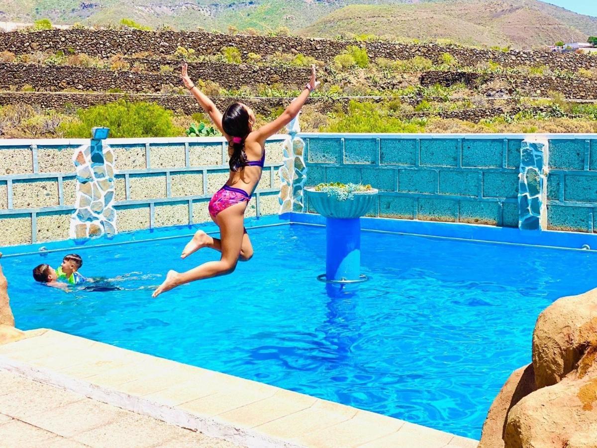 Lykke Suite Spa Sauna Piscina Y Jardin Buzanada ภายนอก รูปภาพ